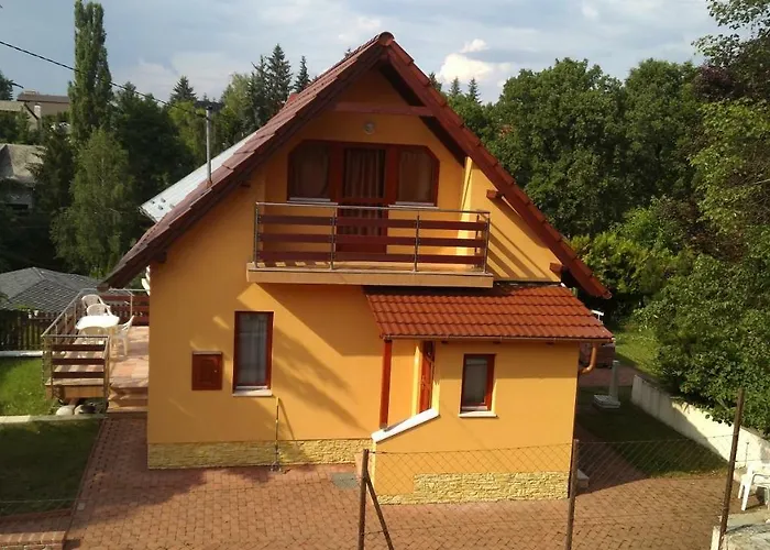 Treasure Deluxe House Μίσκολτς